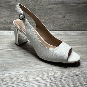 NWT Alfani Florraap white snake skin embossed sling back block heel size 8.5